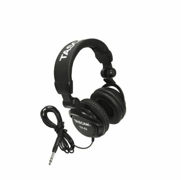 Mackie Onyx Artist 1.2 2x2 Recording Studio + Headphone + Micropphone + Magnet - Sellabi